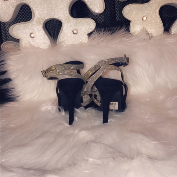 🌟NWOT SUper CuTe Suede Heels 👠 - Picture 5 of 5